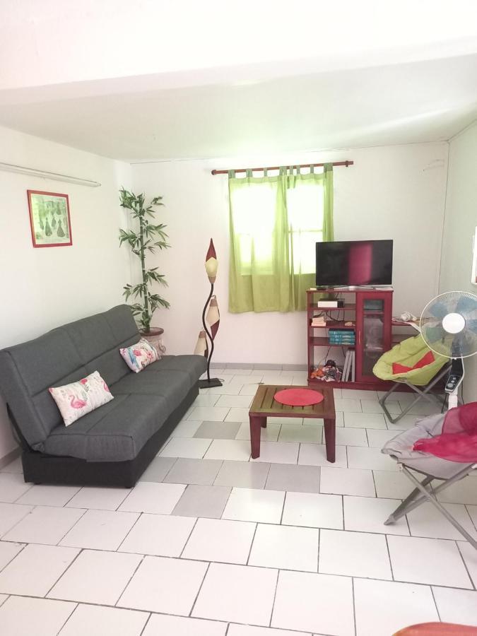 Bel Appartement - Proche Des Plages De Sainte Anne Esterno foto